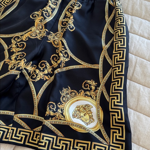 Versace Black and Gold Baroque Shorts - Picture 2 of 7